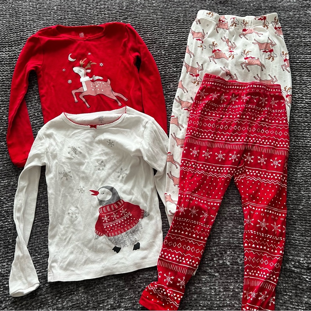 Carter’s Girls Winter / Christmas Pajamas